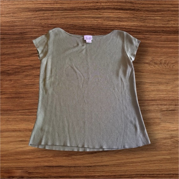 Ann Taylor LOFT beautiful olive green 100%Silk top weater olive green - Picture 3 of 11